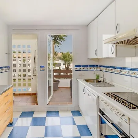Your Dream Penthouse In Selwo 아파트 에스테포나