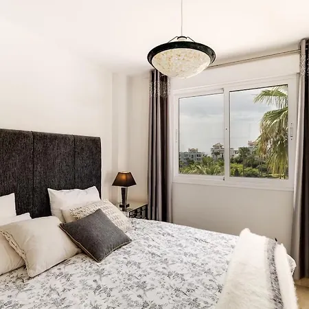 Your Dream Penthouse In Selwo * 에스테포나