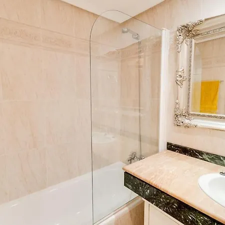Your Dream Penthouse In Selwo 아파트
